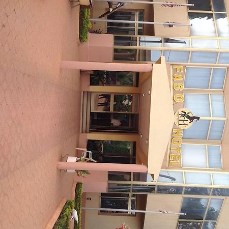 אואגדוגו Faso Hotel מראה חיצוני תמונה