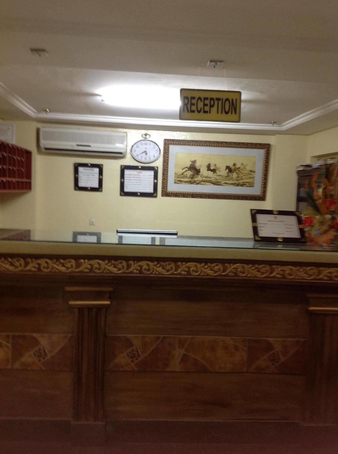 אואגדוגו Faso Hotel מראה חיצוני תמונה