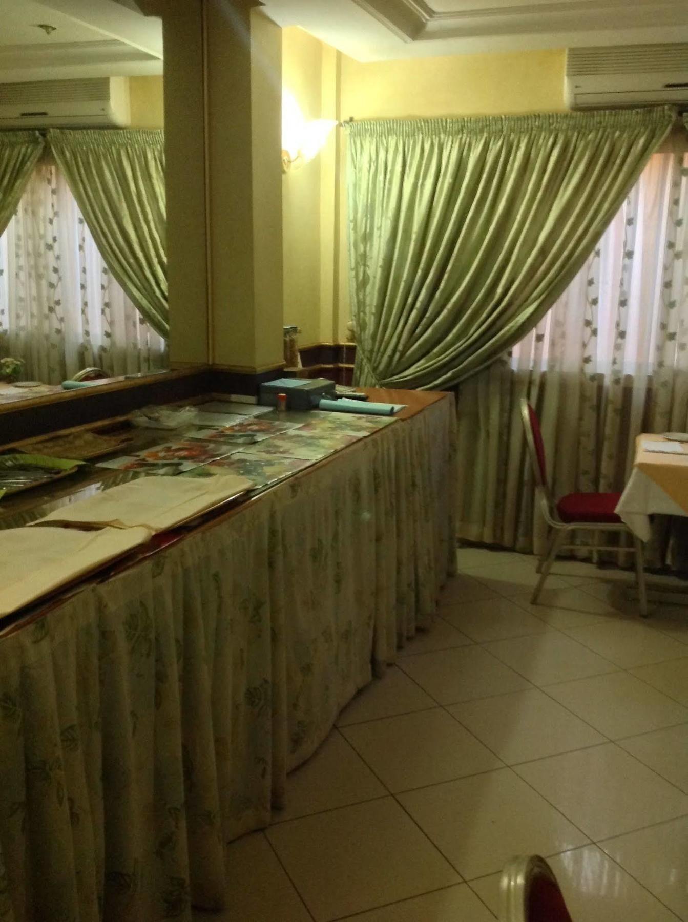 אואגדוגו Faso Hotel מראה חיצוני תמונה